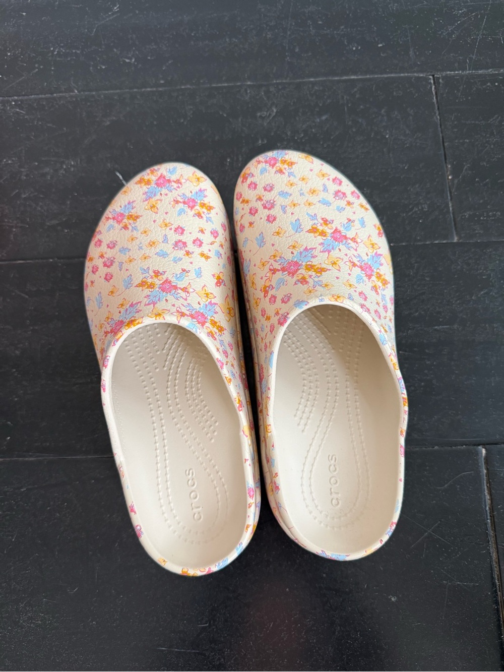 NWOT CROCS Dylan Platform Clogs - Cream Floral Print - Picture 5 of 8
